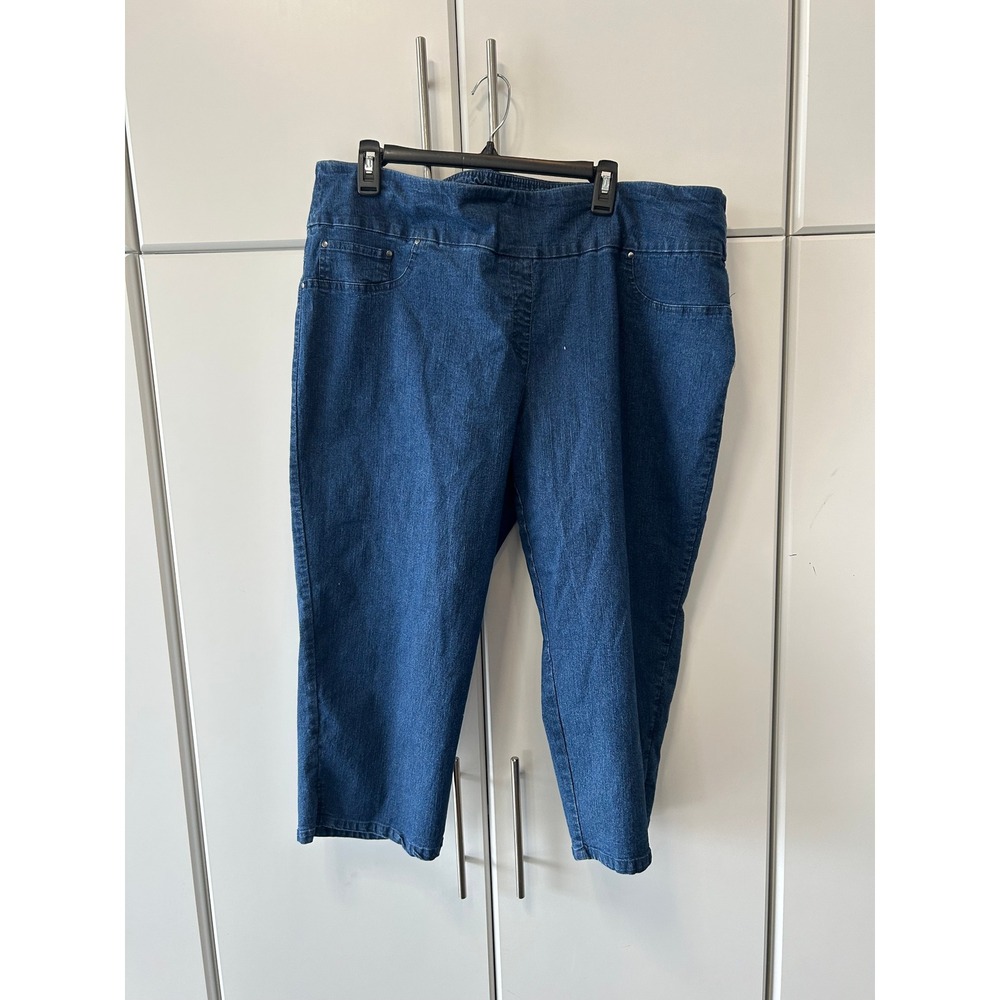 Stretchy Pull On Denim Capris Medium Wash Cropped Pants Plus Size